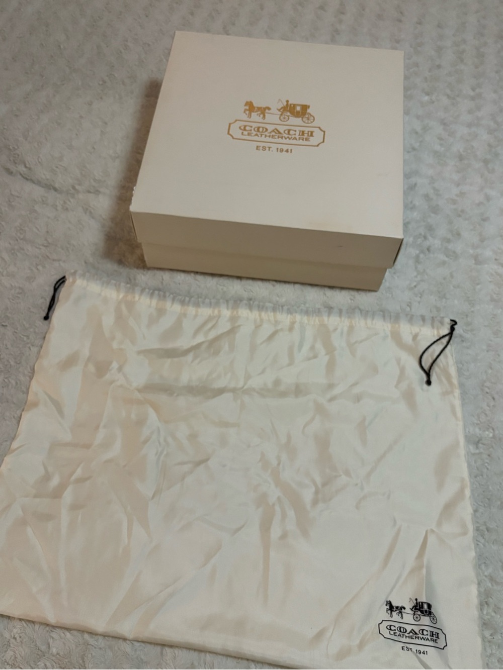 Coach Poppy Tote Excellent Like-New Condition - Picture 9 of 11